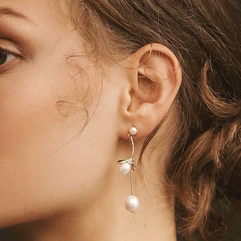 Blooming Pearl Sculptural Drop Earrings Gold jewelry Anthropology Madewell - Picture 3 of 8